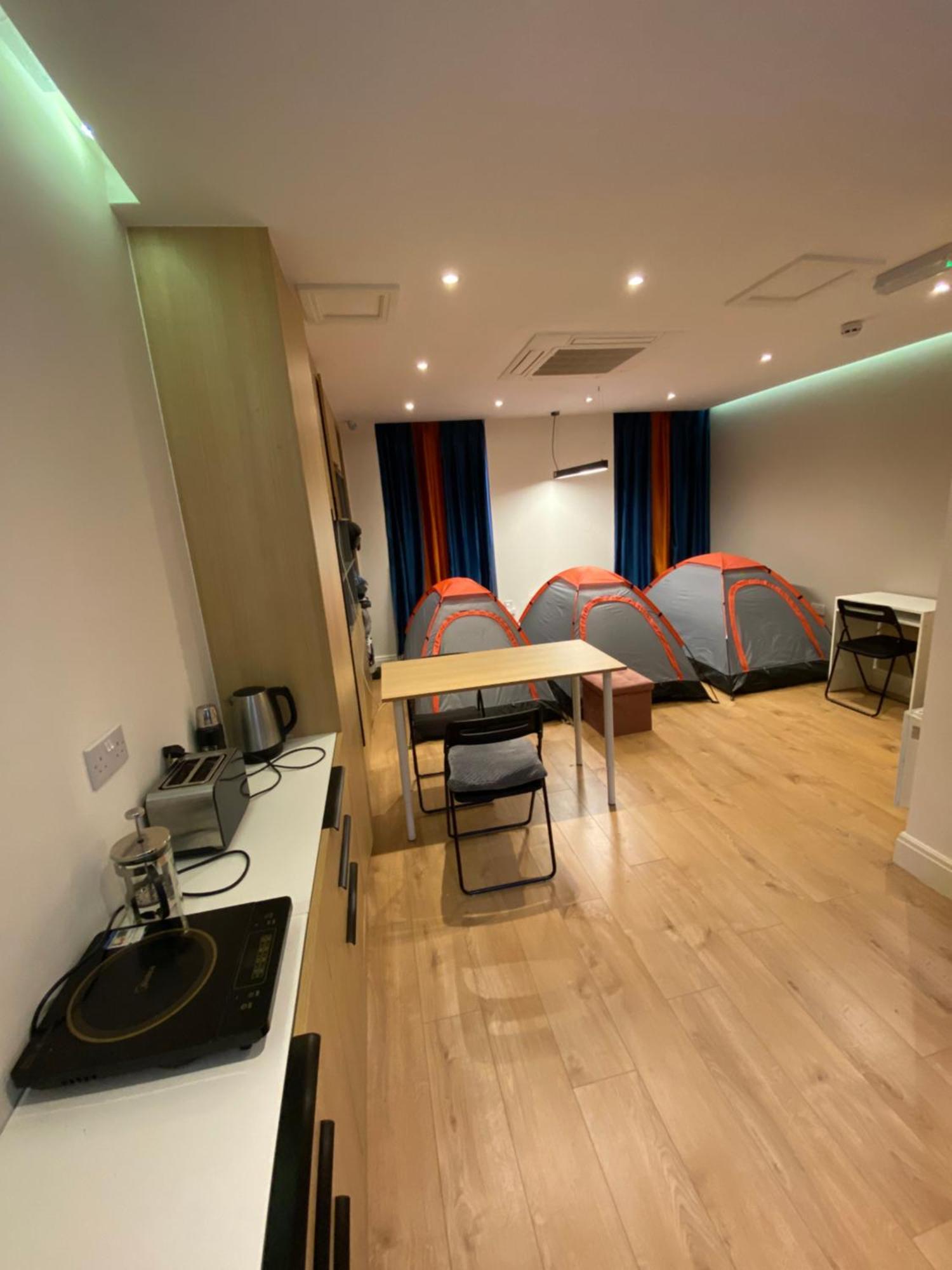 Little Wooden Hut Hotel ลอนดอน ภายนอก รูปภาพ